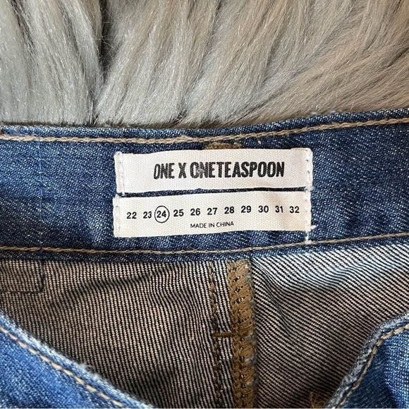 One Teaspoon Hawks Relaxed Fit High Rise Twisted Cuff Women’s Denim Shorts Sz 24 - Picture 3 of 11